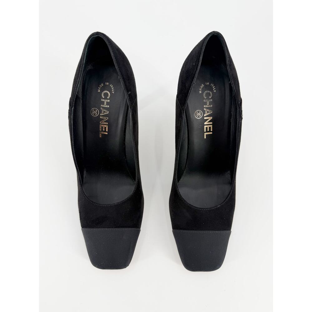 Chanel Cap Toe Pumps Fall Winter 2021 Black Suede Grosgrain Heels 38.5 Dust Bag - Picture 9 of 9